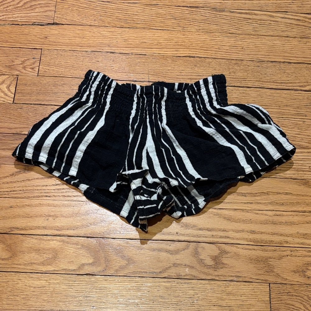 Black and White Linen Striped Women's XS Shorts